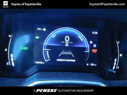 Used 2024 Toyota Corolla Cross XSE image 11