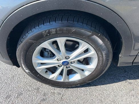 Used 2018 Ford Escape SE FWD image 9