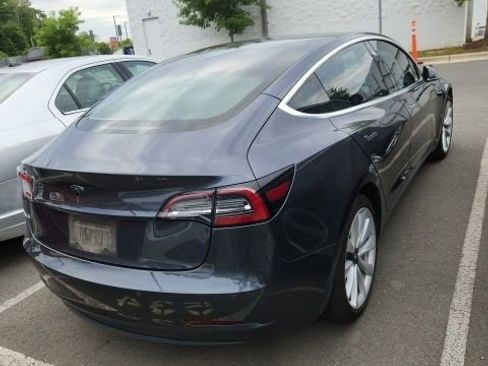 Used 2018 Tesla Model 3 Mid Range RWD image 3