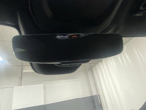 Certified 2025 Volvo XC90 B6 Plus image 27