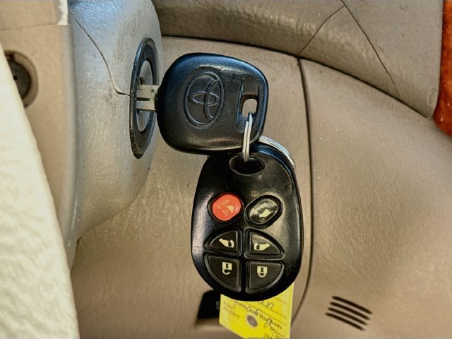 Used 2008 Toyota Sienna XLE w/ Towing Prep Pkg FWD image 37