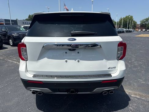 Used 2024 Ford Explorer King Ranch w/ Technology Package AWD/4WD image 8
