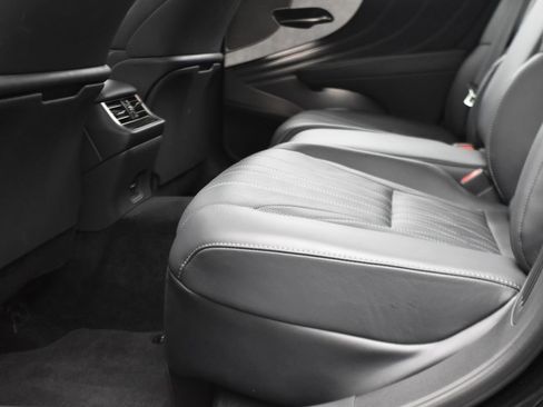 Used 2023 Lexus LS 500h AWD w/ Luxury Package image 14