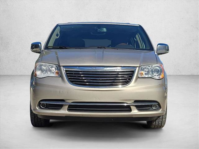 Used 2013 Chrysler Town & Country Limited w/ Luxury Group FWD image 2