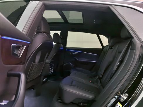 Used 2019 Audi Q8 Premium Plus w/ Premium Plus image 22