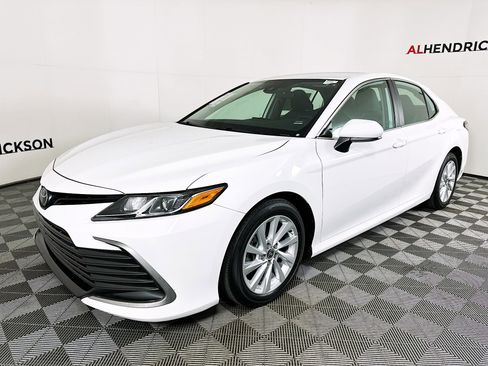 Used 2023 Toyota Camry LE image 7