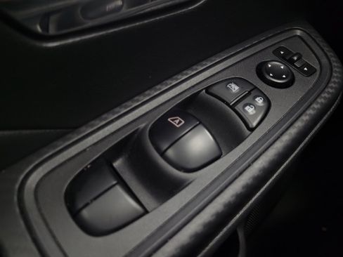 Used 2025 Nissan Versa SV FWD image 27