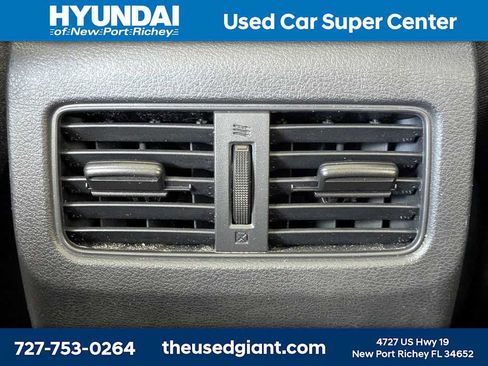 Used 2022 Nissan Rogue SV AWD/4WD image 16