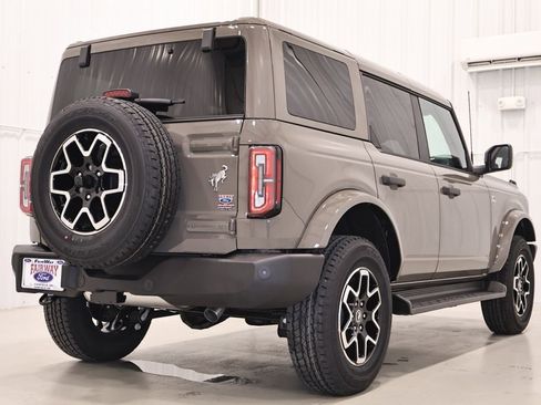 New 2026 Ford Bronco Outer Banks AWD/4WD image 7