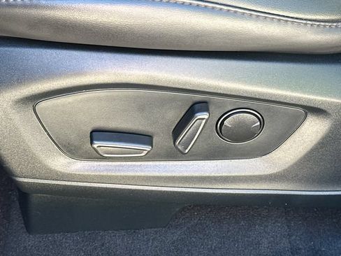 Used 2024 Ford Explorer XLT w/ Equipment Group 202A AWD/4WD image 42