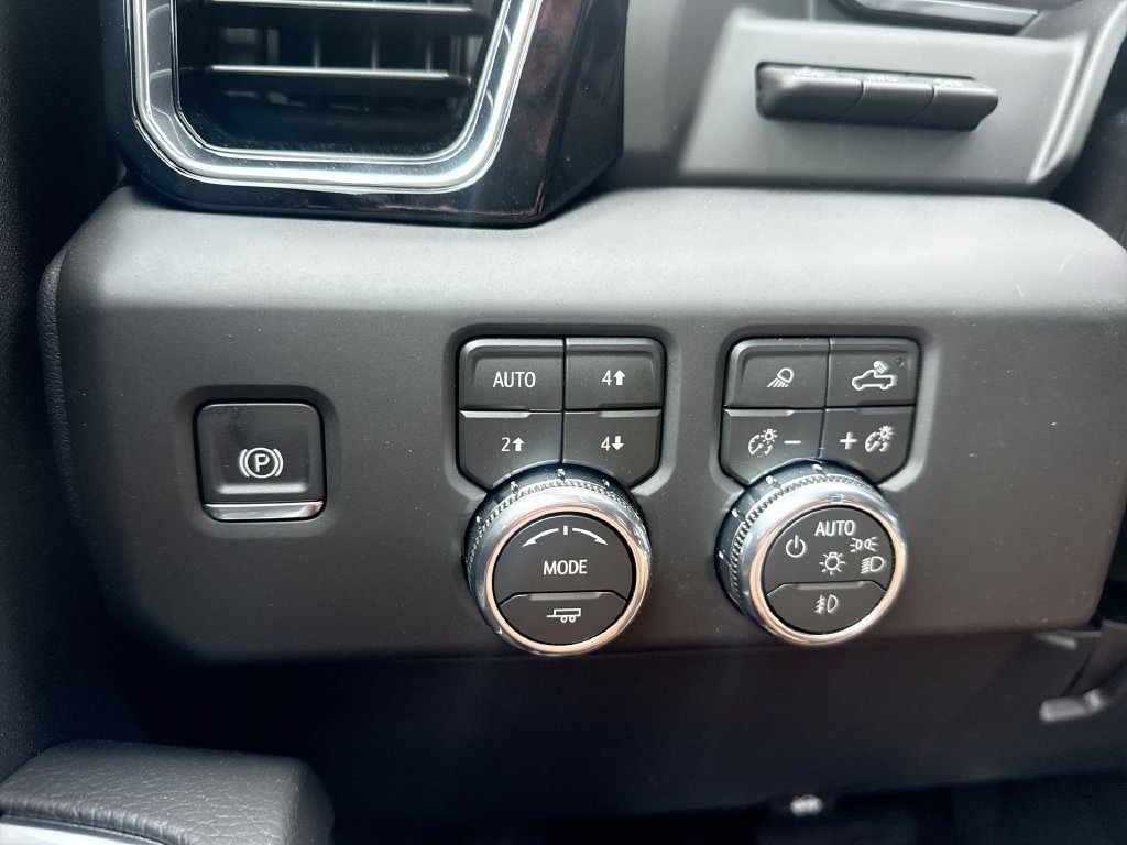 New 2026 GMC Sierra 2500 Denali w/ Denali Reserve Package AWD/4WD image 18