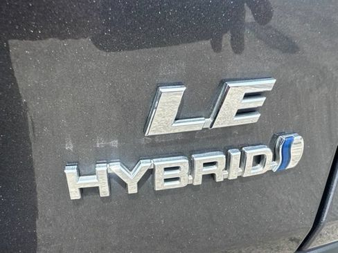 Used 2023 Toyota RAV4 LE AWD/4WD image 10