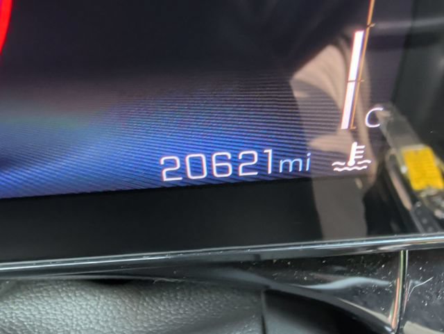 Used 2025 Chevrolet Trax RS FWD image 15