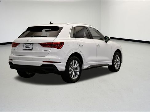 Used 2025 Audi Q3 2.0T Premium w/ Convenience Package image 5