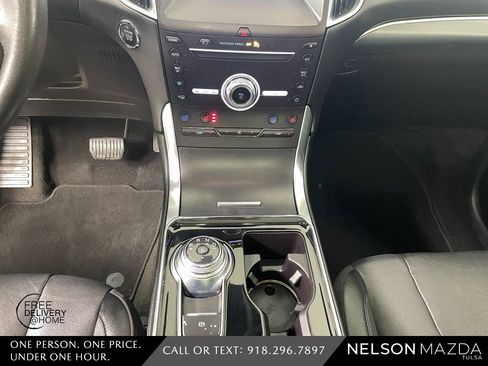 Used 2019 Ford Edge Titanium w/ Equipment Group 301A image 30