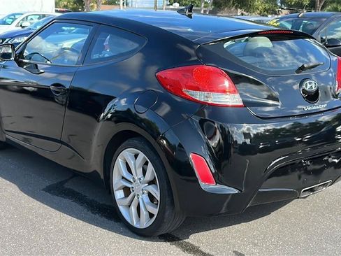Used 2013 Hyundai Veloster w/ Style Pkg FWD image 10