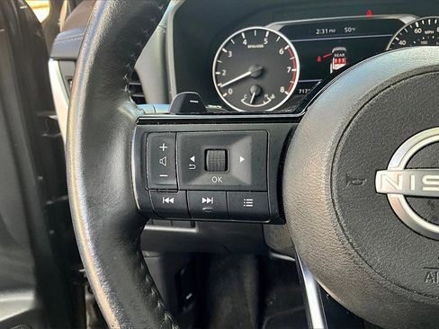 Used 2023 Nissan Rogue SV image 11