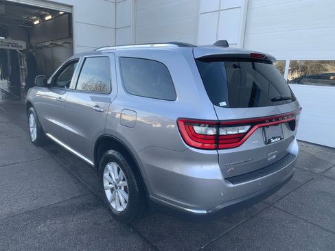 Used 2019 Dodge Durango SXT image 2