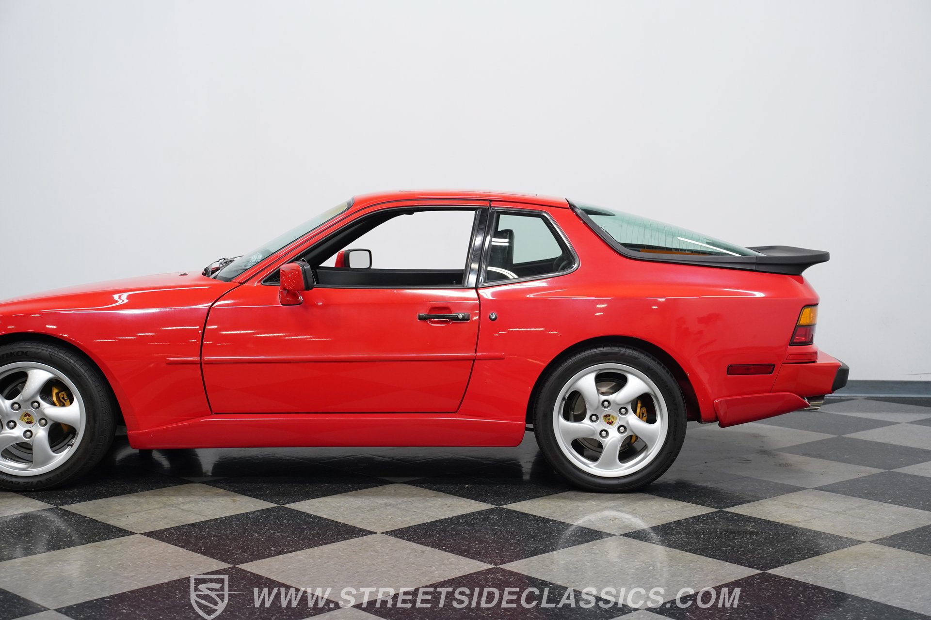 Used 1987 Porsche 944 Coupe RWD image 23