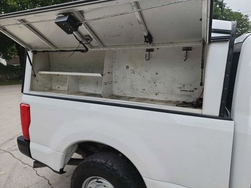 Used 2018 Ford F250 XL w/ Power Equipment Group RWD image 14