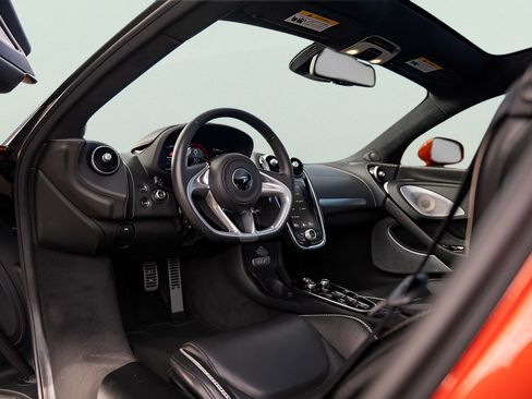 Used 2023 McLaren GT RWD image 36