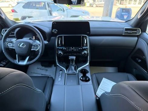 New 2026 Lexus LX 600 4WD w/ Luxury Package image 9