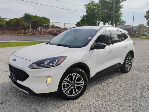 Used 2020 Ford Escape SEL FWD image 3