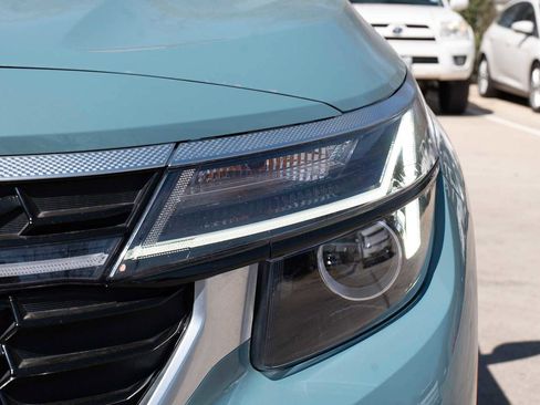 Certified 2024 Kia Seltos S image 3