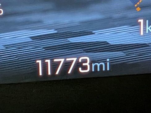 Certified 2025 Chevrolet Equinox EV LT w/ Convenience Package image 23