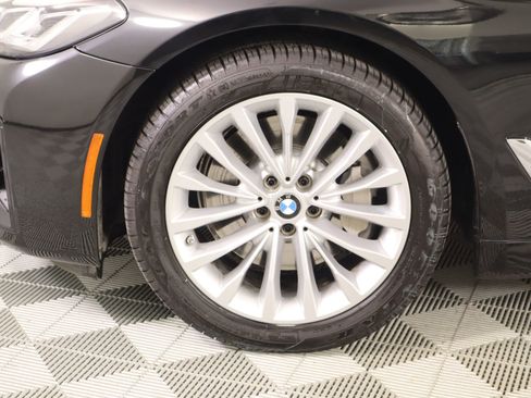 Used 2022 BMW 530i xDrive w/ Premium Package image 19