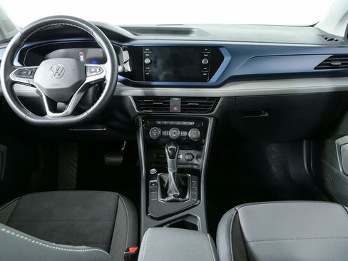 Certified 2024 Volkswagen Taos SE FWD image 22