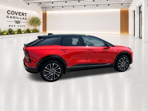 Certified 2025 Cadillac Optiq Sport 1 AWD/4WD image 11