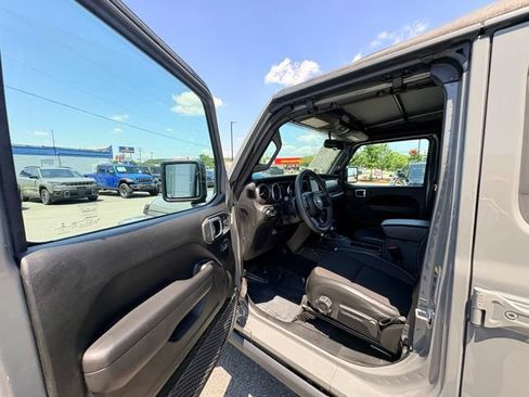 Used 2023 Jeep Wrangler Unlimited Sport AWD/4WD image 21