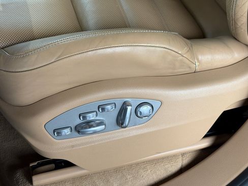 Used 2016 Porsche Cayenne GTS image 21