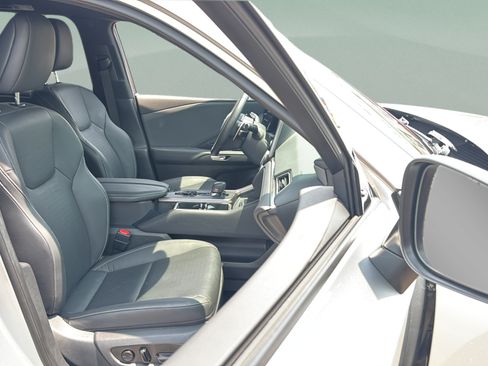 Used 2024 Lexus TX 350 FWD w/ Cold Weather Package image 18