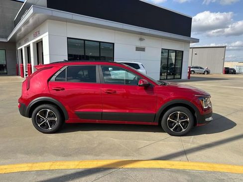 New 2026 Kia Niro EX w/ EX Premium Package FWD image 9