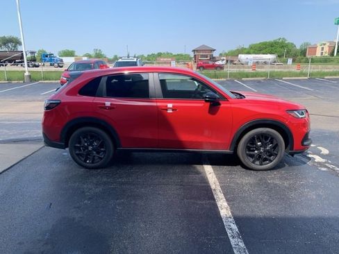 Certified 2025 Honda HR-V Sport image 4