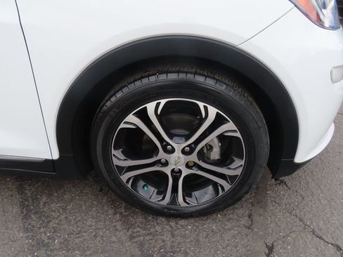 Used 2017 Chevrolet Bolt Premier w/ Driver Confidence II Package image 10