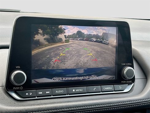 Used 2024 Nissan Rogue SV image 13