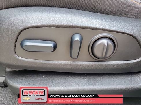 Used 2024 Chevrolet Equinox LT FWD image 19