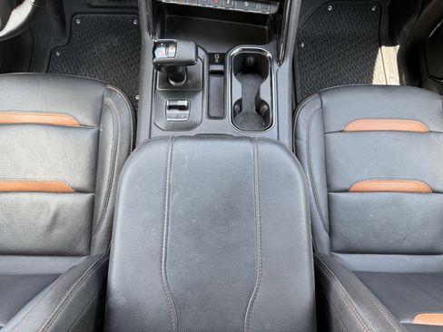 Used 2024 GMC Sierra 1500 AT4 image 60