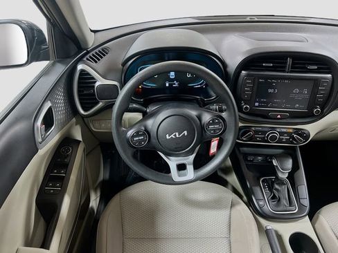 Certified 2025 Kia Soul LX FWD image 21