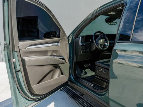 Used 2025 Cadillac Escalade V image 77