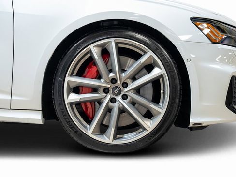 Used 2021 Audi S6 Prestige w/ Prestige Package image 21