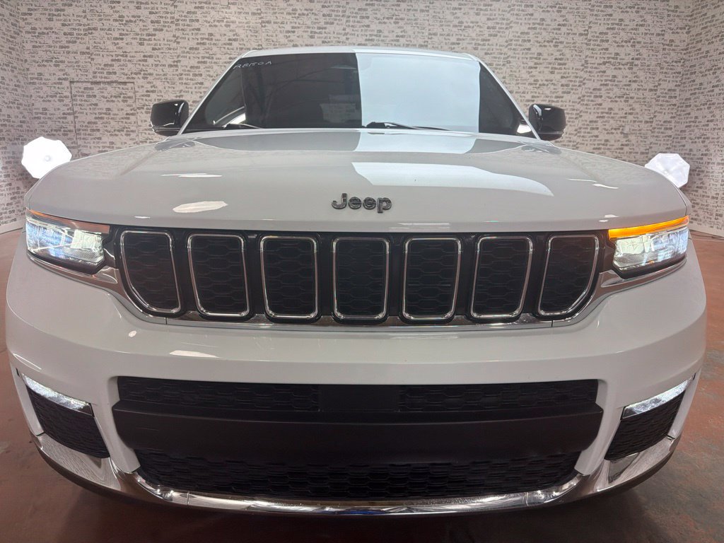 Used 2021 Jeep Grand Cherokee L Limited RWD image 2