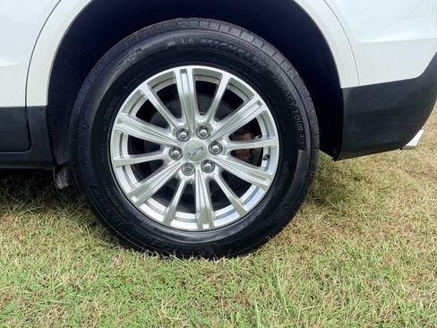 Used 2018 Cadillac XT5 FWD w/ LPO, Wheel Lock Package image 9