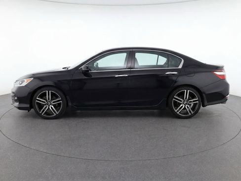 Used 2017 Honda Accord Sport image 2
