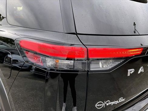 Certified 2025 Nissan Pathfinder SL image 20