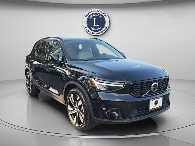 Certified 2024 Volvo XC40 B5 Plus w/ Protection Package Premier AWD/4WD image 12