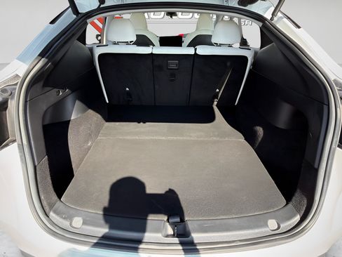 Used 2021 Tesla Model Y Long Range AWD/4WD image 36
